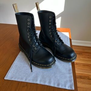 Vegan 1490 Doc Martens / Dr. Martens (Size 10 M / 11 W)
